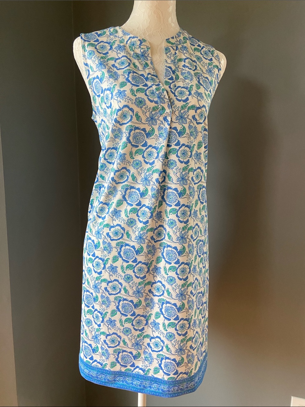 Vineyard Vines Floral shift dress